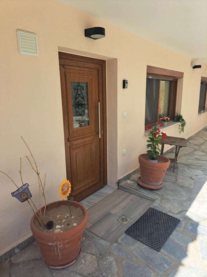 Apartment Irida *